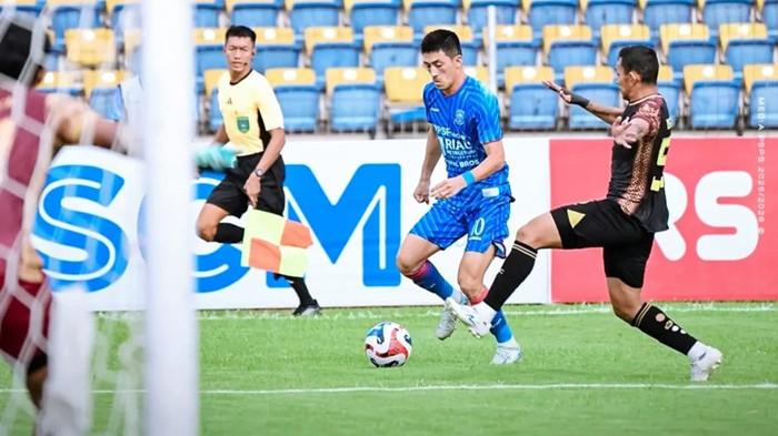 Penggemar Sriwijaya FC Tersedu Saat Kekalahan 1-0 di Kandang PSPS Pekanbaru