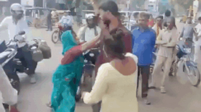Caught red-handed, wife confronts husband with girlfriend in Kanpur