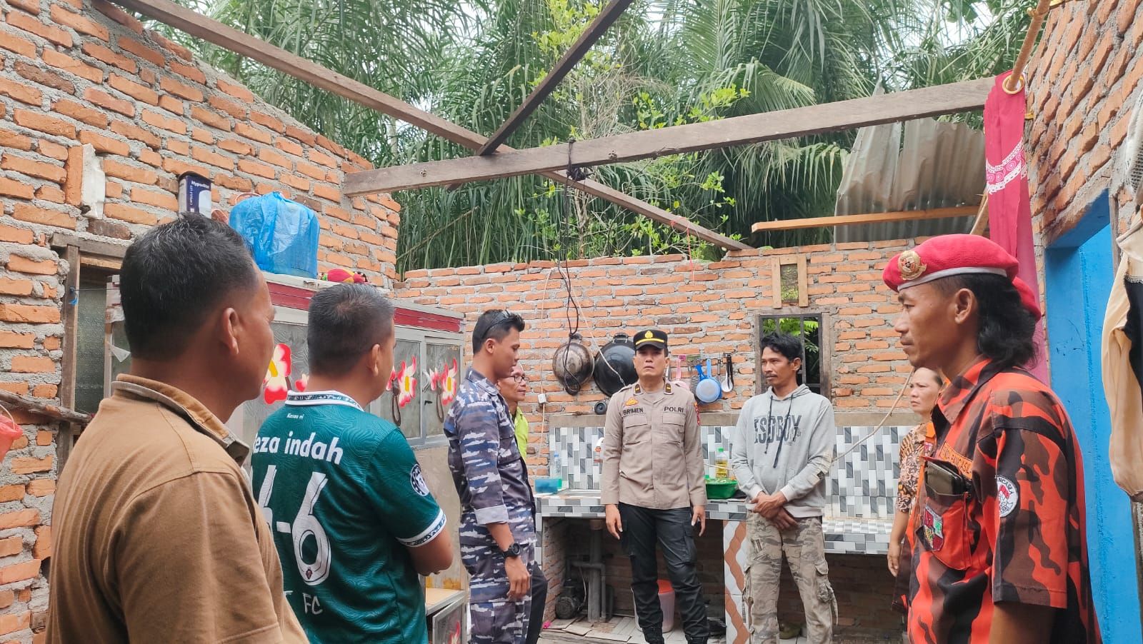 Hujan dan Angin Kencang Rusak 14 Rumah di Tebing Tinggi