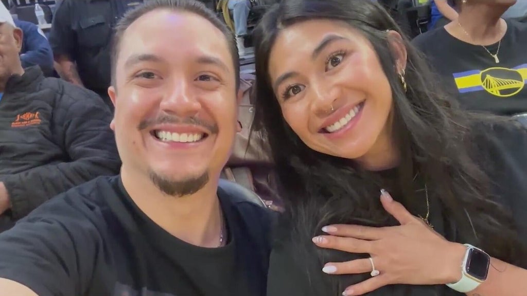 Couple gets engaged at Chase Center during Warriors open practice