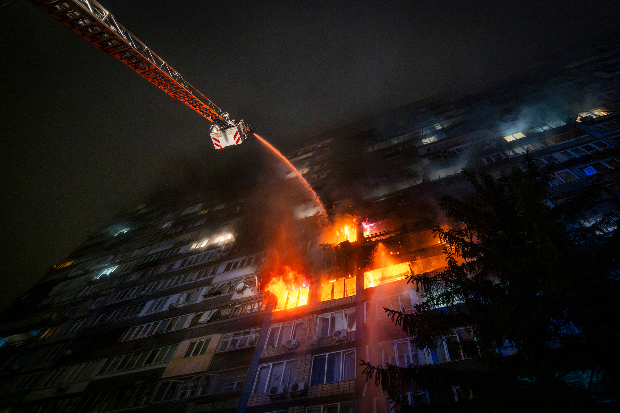 Power restored to 800,000 in Kyiv after major Russian strikes on energy ...
