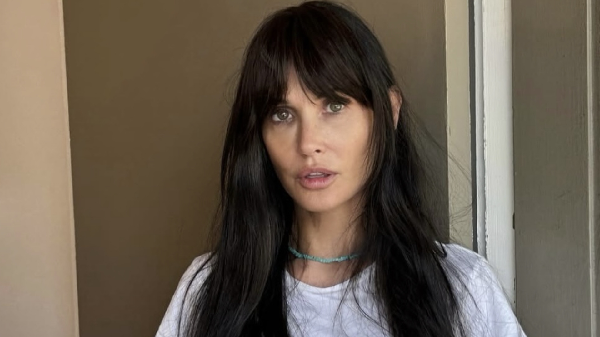 Op 62-jarige leeftijd verandert Demi Moore haar uiterlijk en zet ze de  sociale netwerken in vuur en vlam, image size:1920x1080