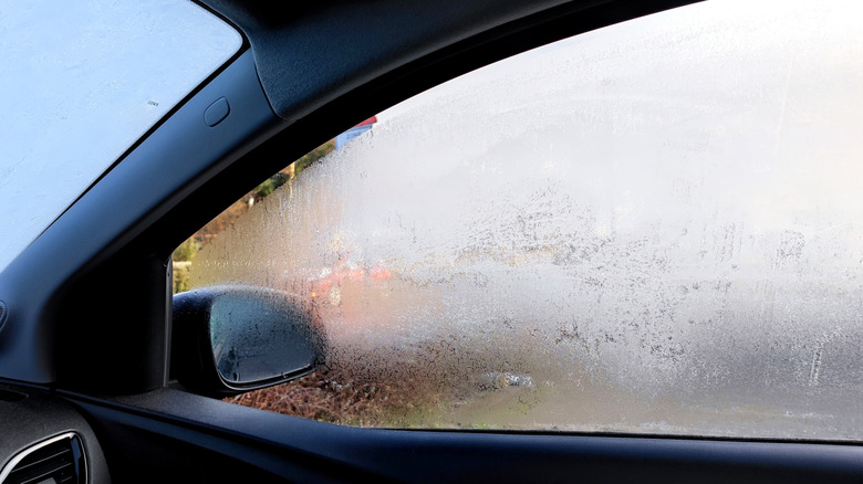 How to keep your car's windows fog free