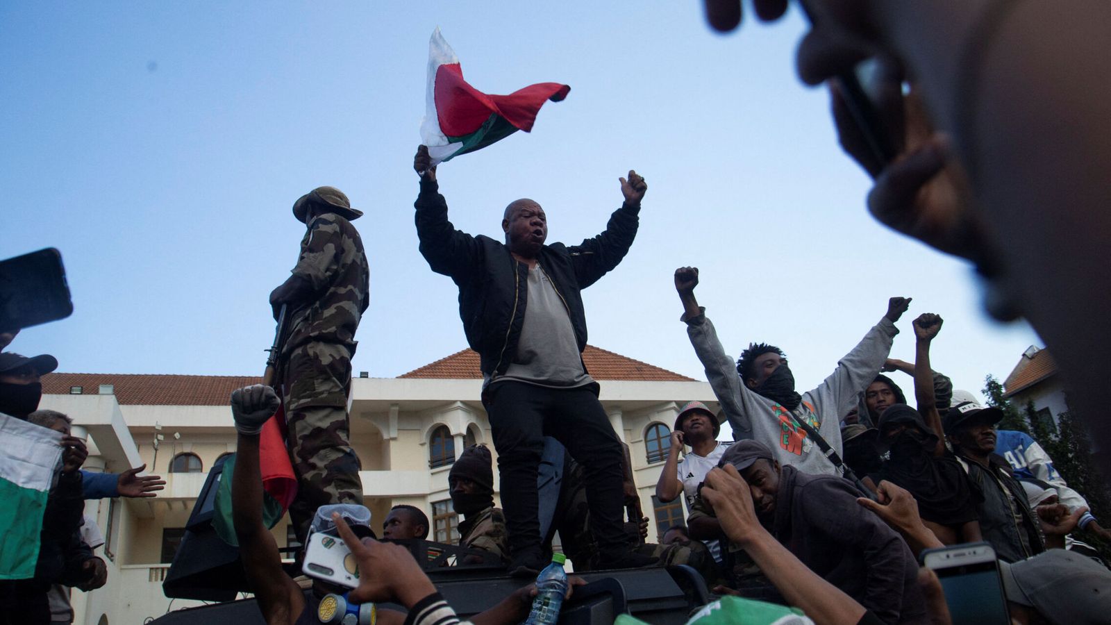 Una unidad militar insurrecta de Madagascar dice haber tomado el ...