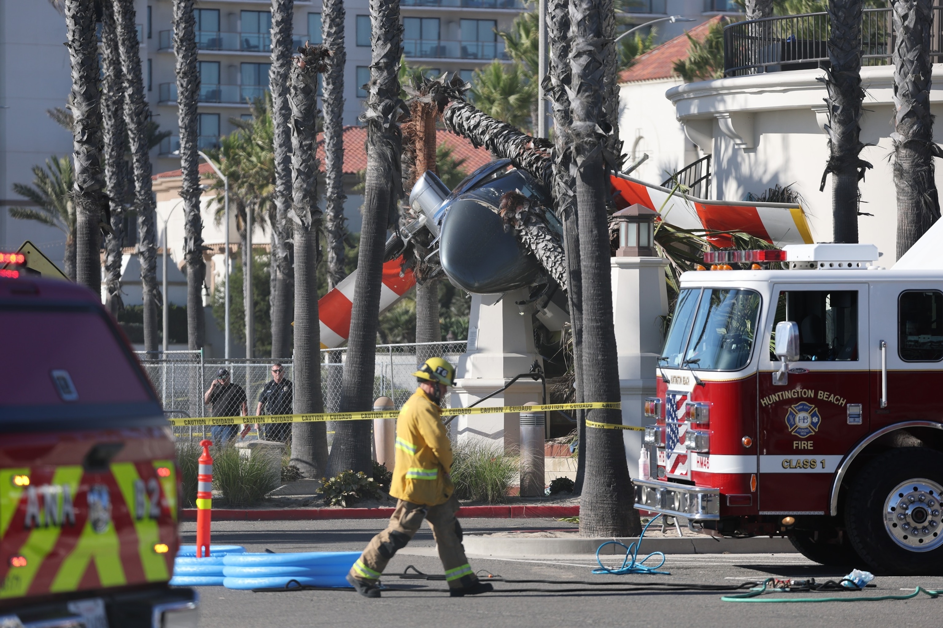 5 hospitalized after helicopter crashes near Calif. beach