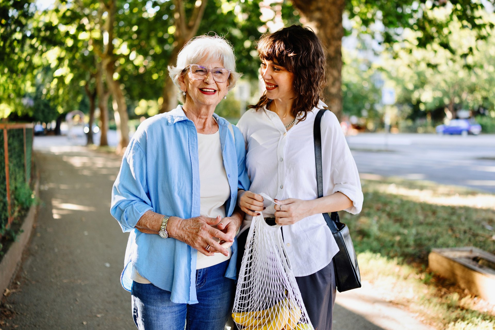 5 Tricks, wie Boomer beim Einkaufen immer sparen – und Millennials baff machen