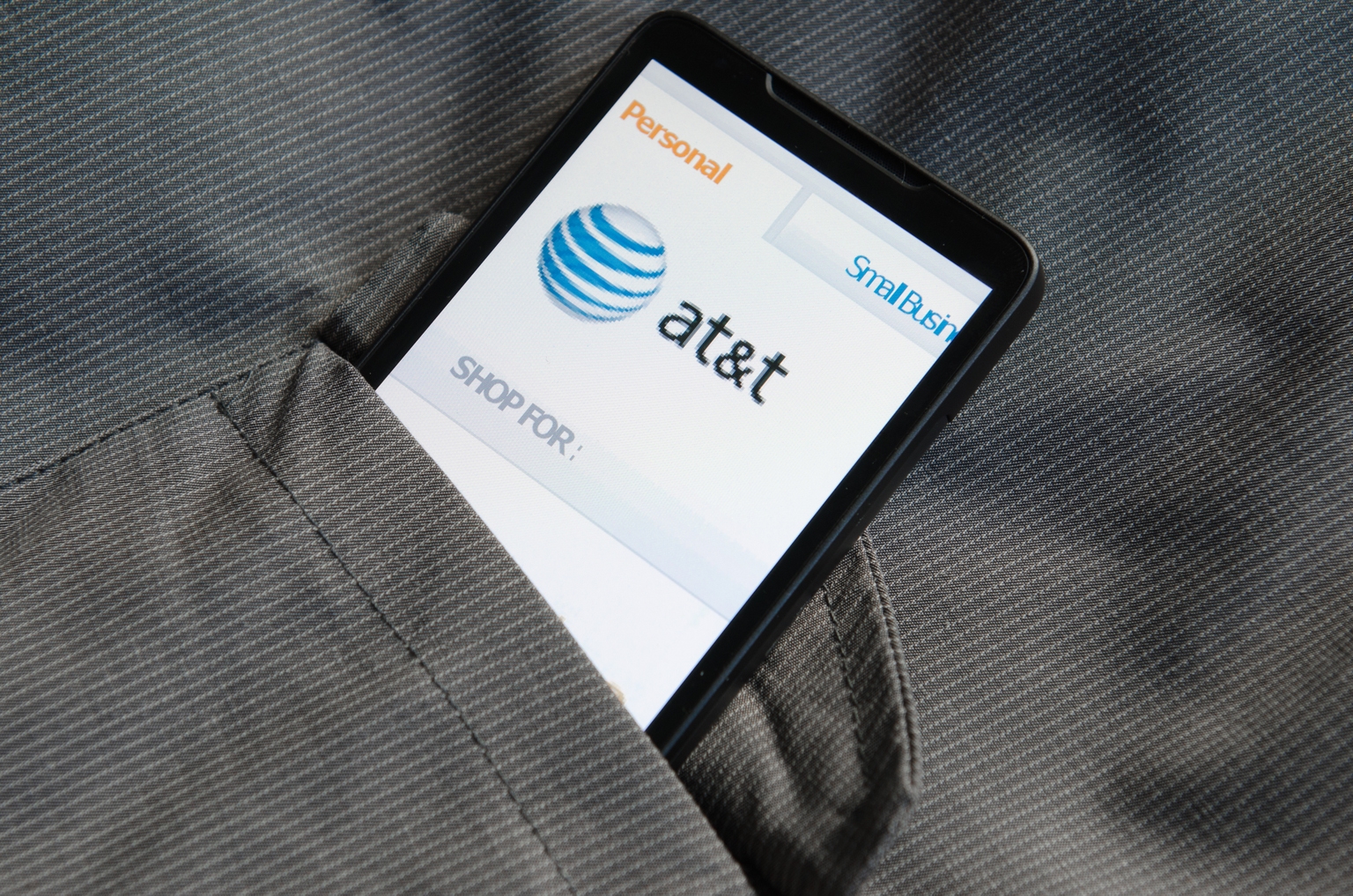 AT&T reiterates FY25 and multi-year outlook, sets network goals for 2026