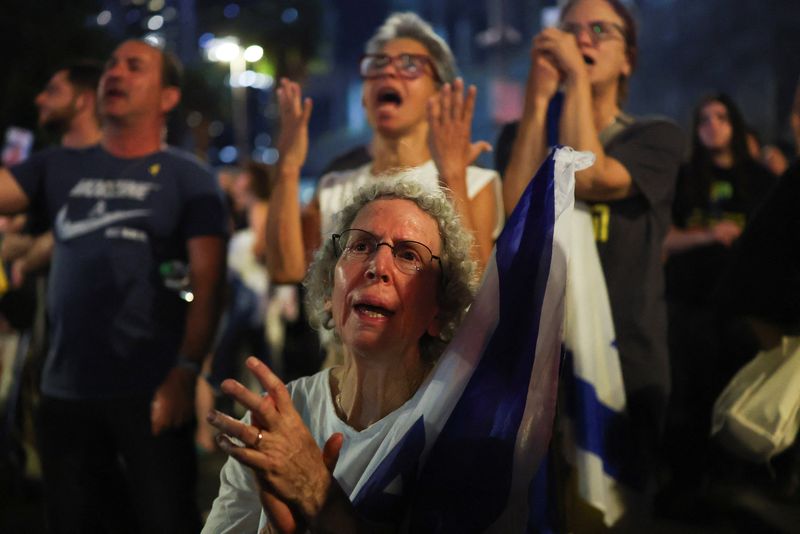 Ceasefire between Israel and Hamas goes into effect