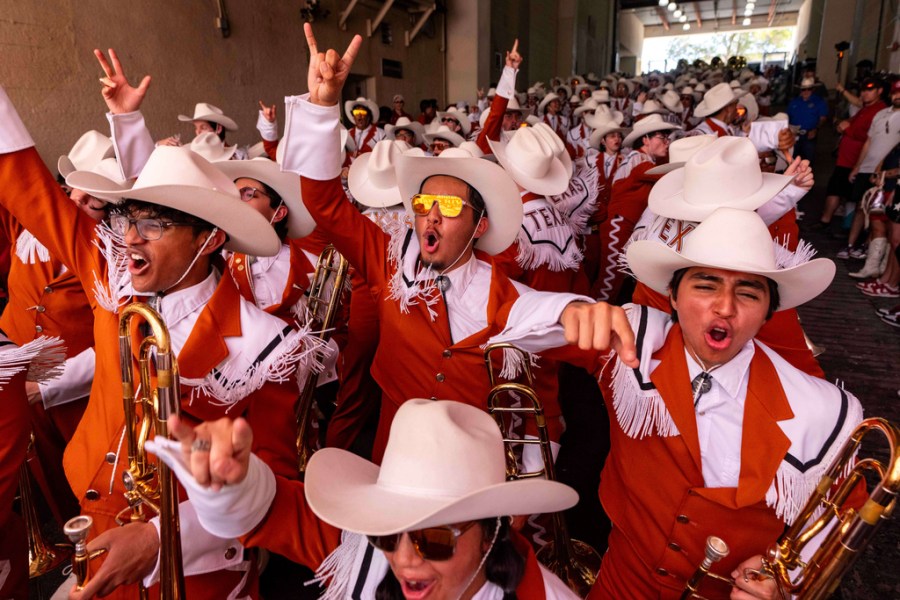 Texas is back in the AP Top 25 after win in Red River Rivalry