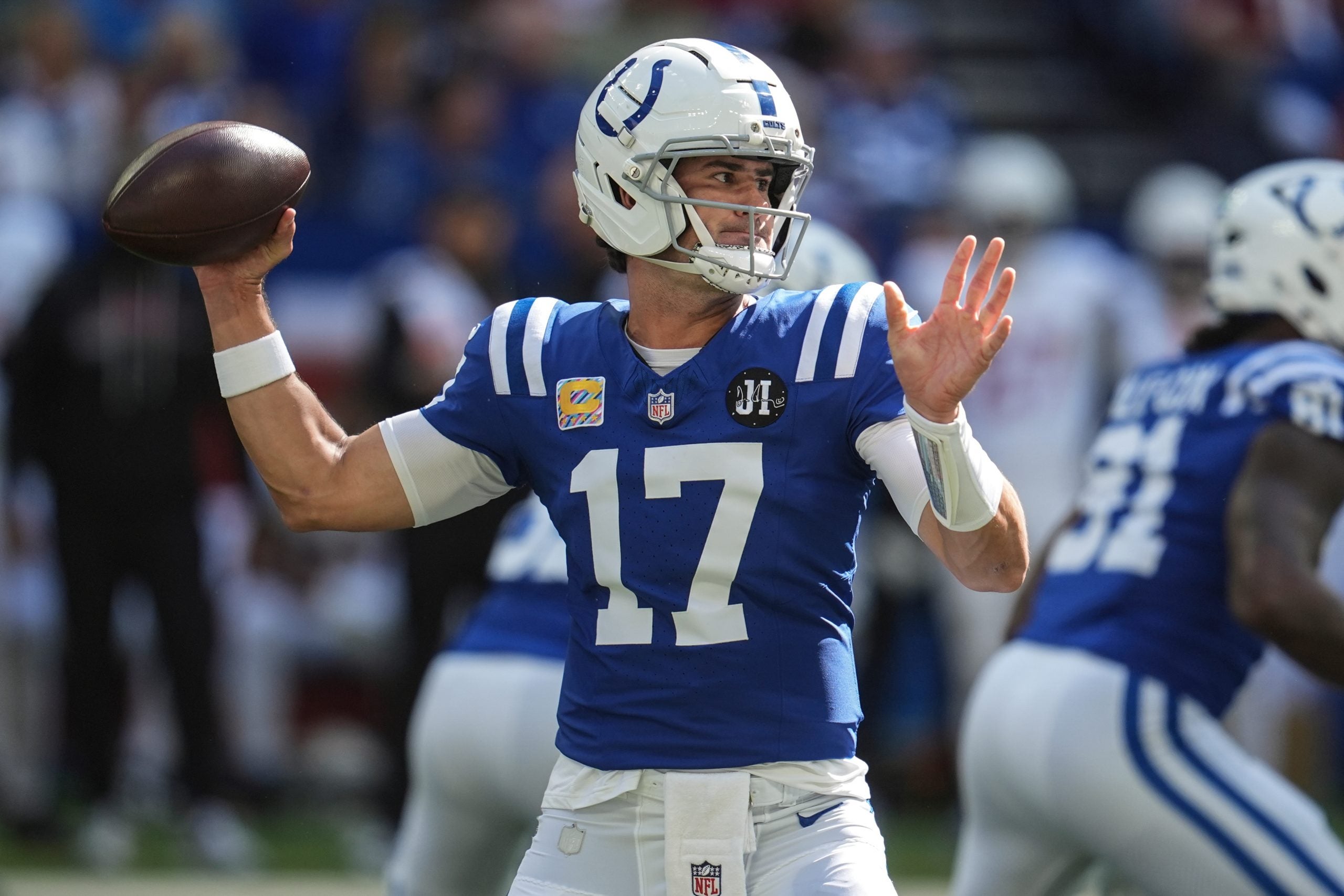 Colts beat Cardinals in back-and-forth game