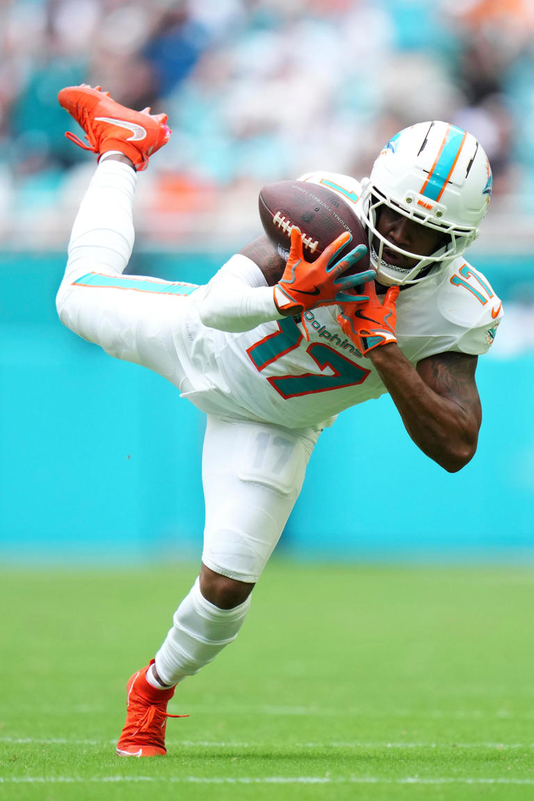 Miami Dolphins 2025 NFL trade deadline rumors tracker and what about ...