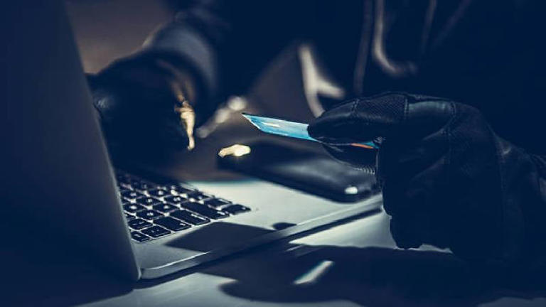 En caso de detectar un cargo no reconocido, es vital reportarlo inmediatamente al banco. / Pixabay