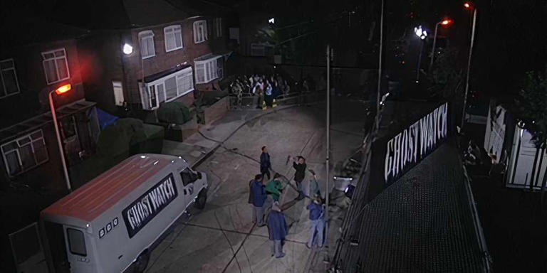 Ghostwatch 1992 Review: A Controversial Haunted House Movie That ...