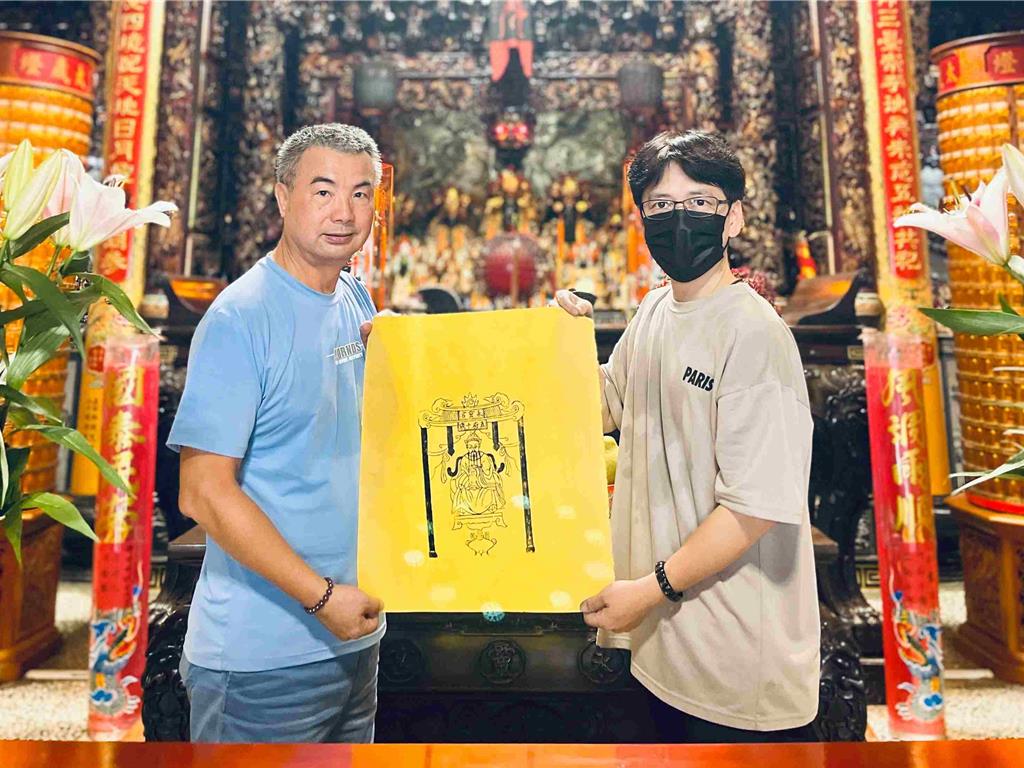90年大符重返永靈宮！地政士手工拓印見證信仰傳承