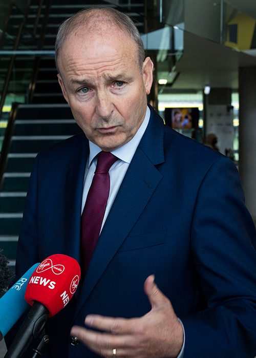 FF plotters bide their time as faithful rally around Micheál
