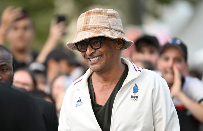 Cameroun: « Il me tient quasiment séquestrée » : la sœur de Yannick Noah accuse l’ancien champion d’avoir volé l’héritage familial. ((C'est le Cameroun à l'envers, depuis quand une femme réclame l'héritage de son papa ? Elle n'a pas trouvé de mari ? Yanick Noah a raison, selon nos traditions camerounaises. Moi-même, j'ai une sœur bordel et faineante que je dois chasser de notre concession au Cameroun. Dixit Médard Ntep)