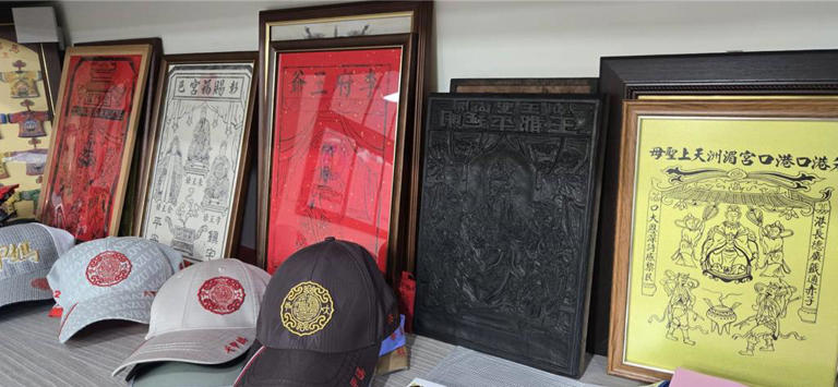 90年大符重返永靈宮！地政士手工拓印見證信仰傳承