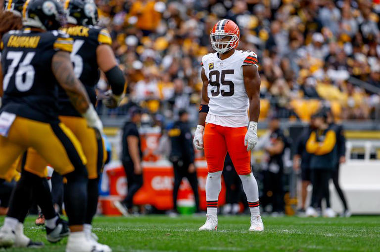 Myles Garrett's one-word reaction to Cleveland Browns loss is massive trade  hint