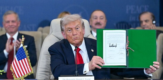 Firmati gli accordi di pace a Sharm el Sheikh: Trump: "Accordo esaustivo. Fissate regole e...