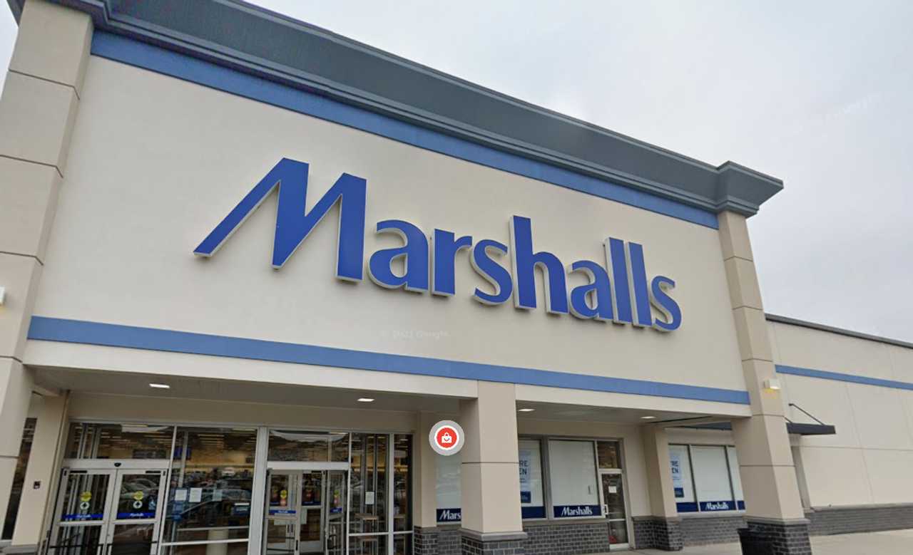 Marshalls Stabbing Woman Buys Kitchen Knives To Stab Slow Customer At