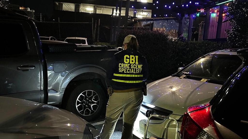 Off-duty Atlanta police officer shoots, kills man in Buckhead bar's ...