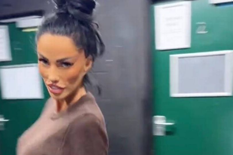 Katie Price's fans beg her to 'stop' as she shows off dramatic weight