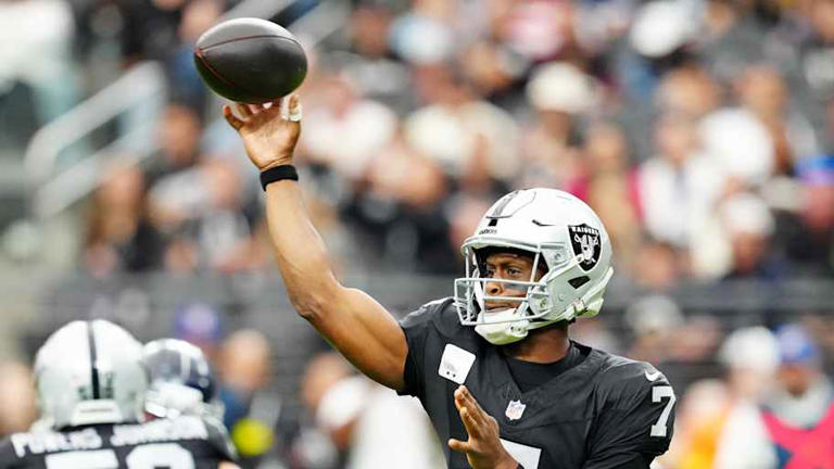 How Geno Smith, Raiders Put the Tennessee Titans Away
