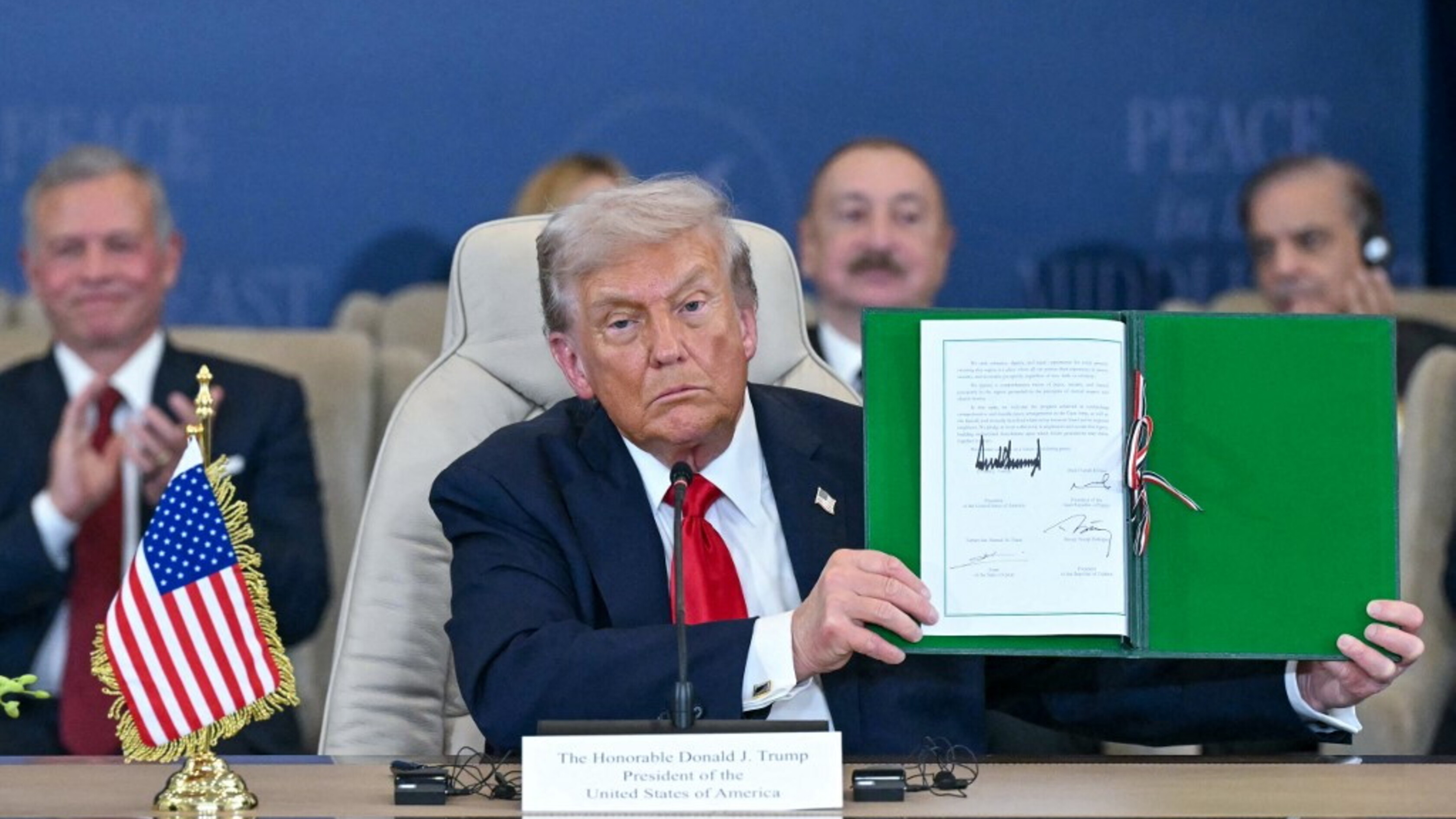 Firmati gli accordi di pace a Sharm el Sheikh: Trump: "Accordo esaustivo. Fissate regole e...