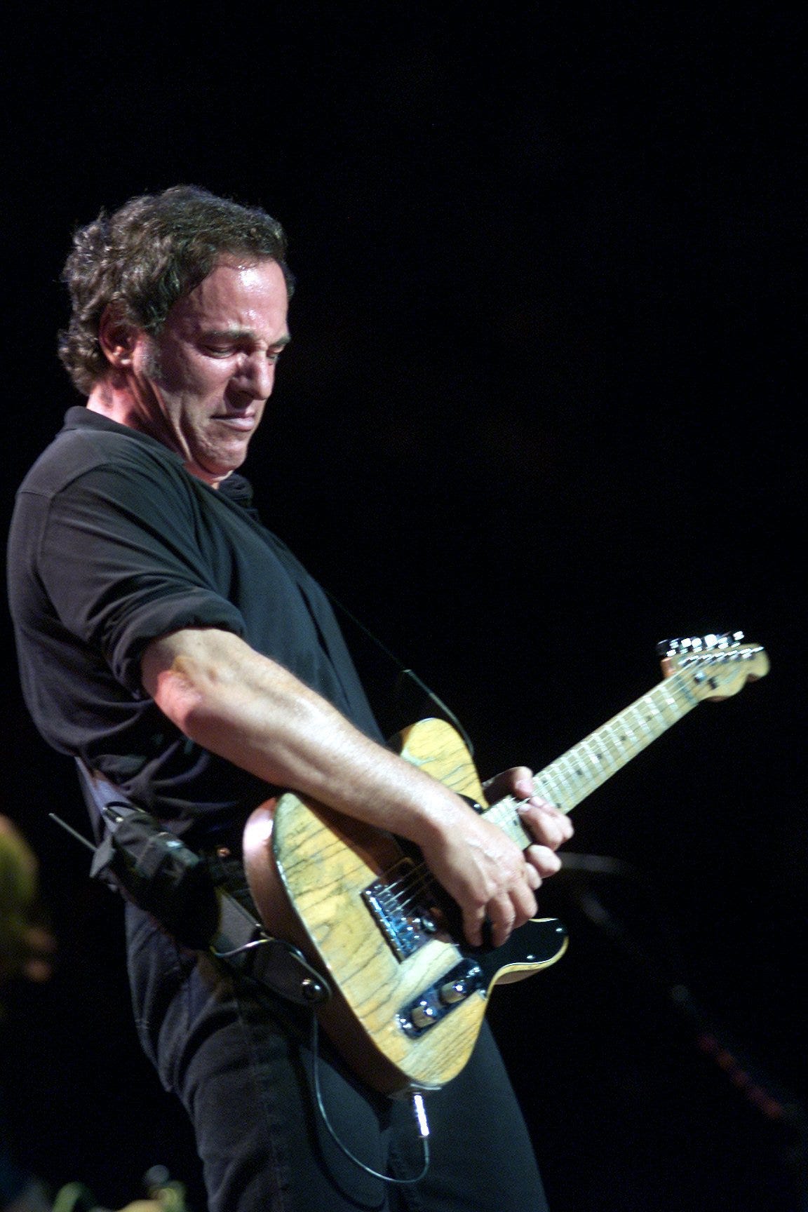 Bruce Springsteen's MSG show energizes, fascinates MSG crowd (2000)