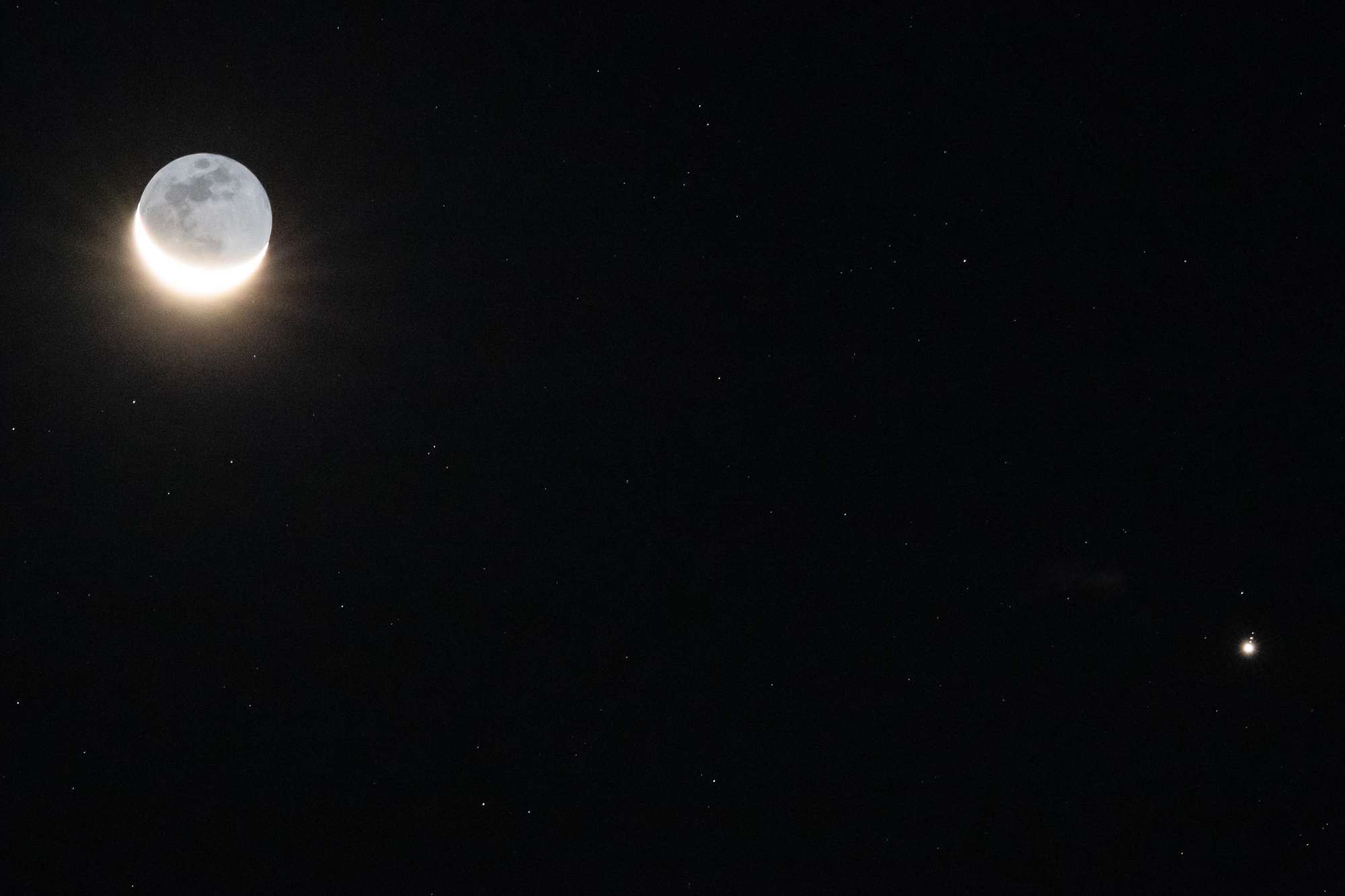 How to See Jupiter and the Moon in a Rare 'Fall Triangle' Tonight
