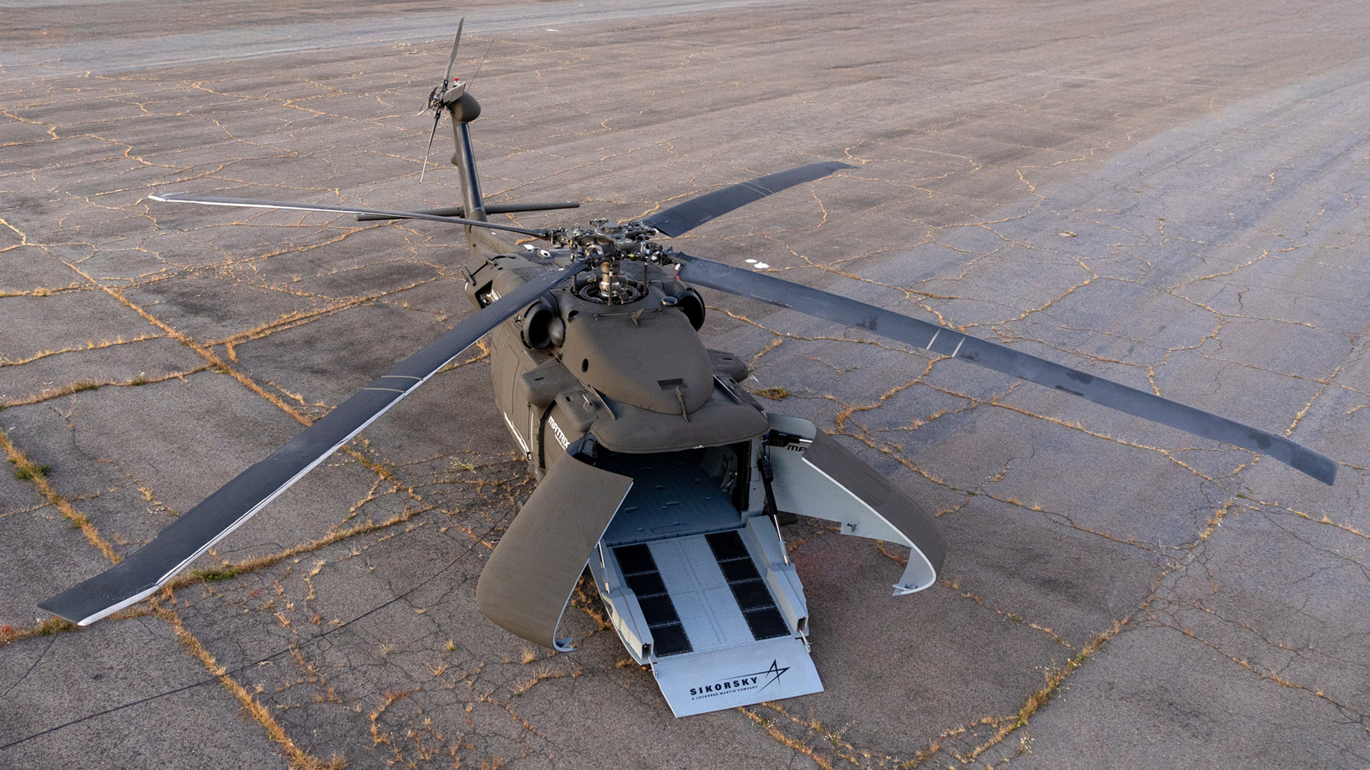 Sikorsky Unveils the S-70UAS U-Hawk, First Fully Autonomous Black Hawk ...