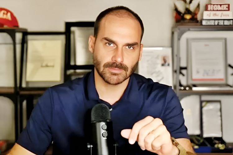 Eduardo Bolsonaro não se cala e diz quem realmente deveria concorrer à presidência do Brasil