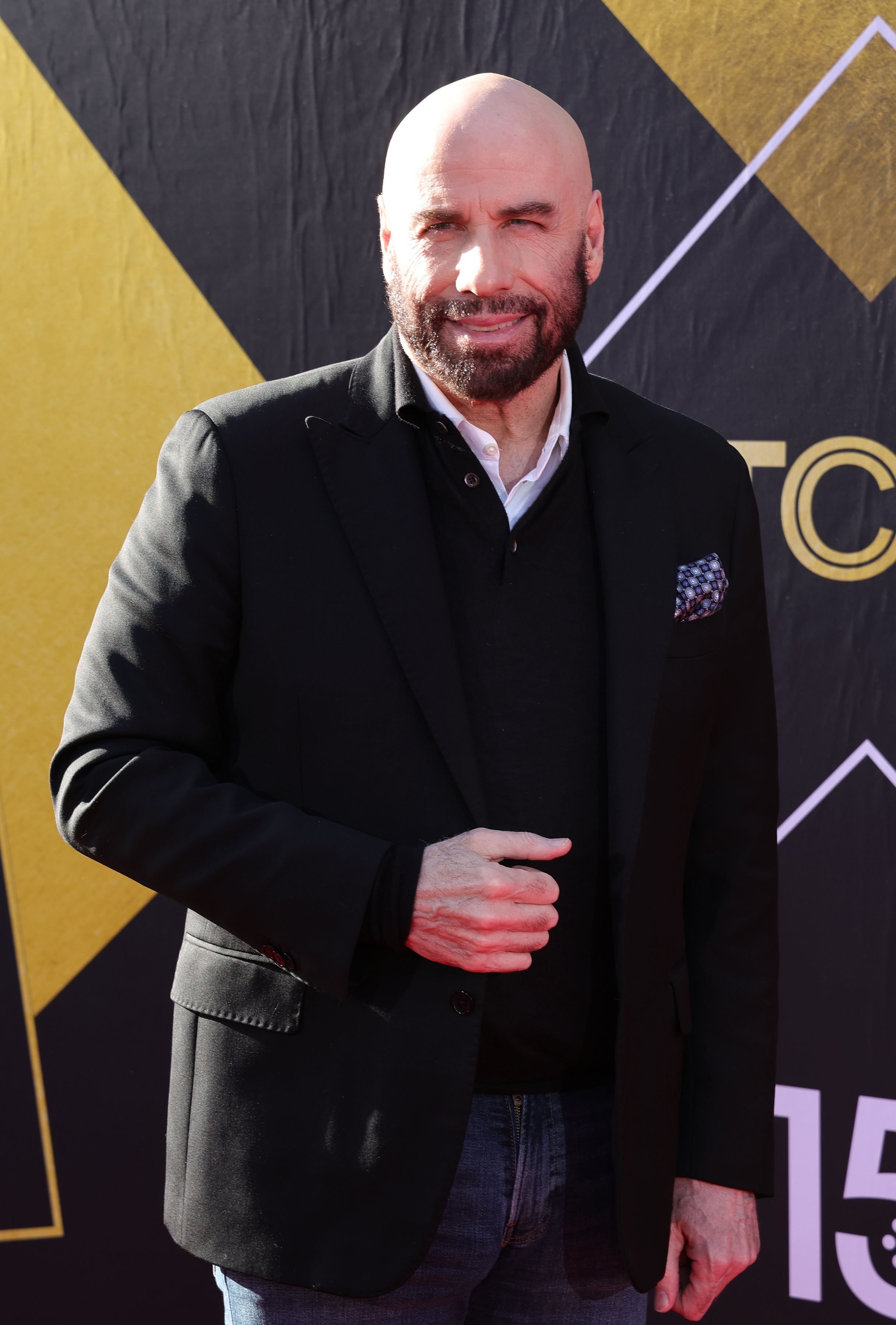 John Travolta shares emotional song he recorded for late wife Kelly Preston(01)