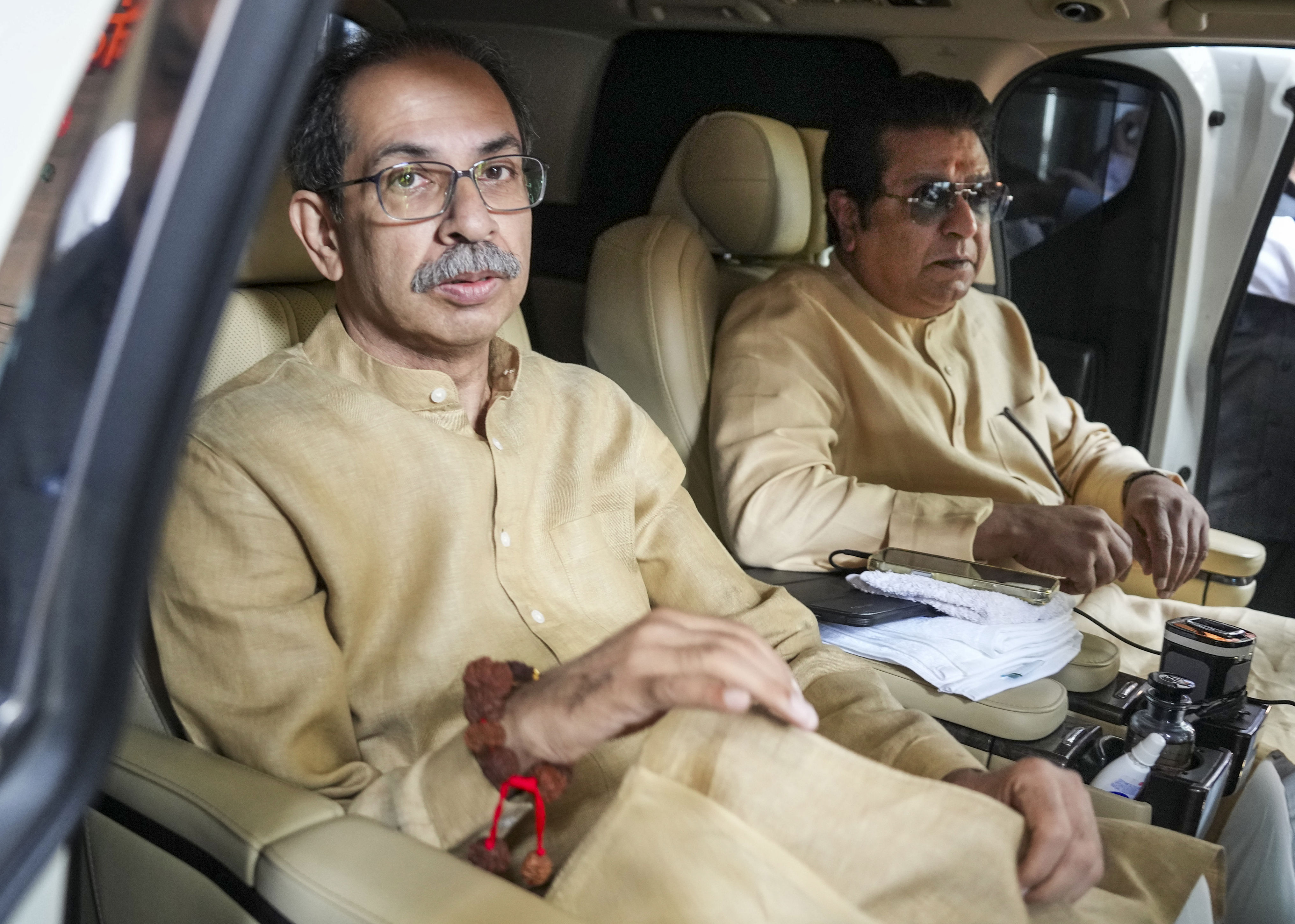 Oppn leaders meet Maharashtra CEO over poll 'irregularities', seek ...