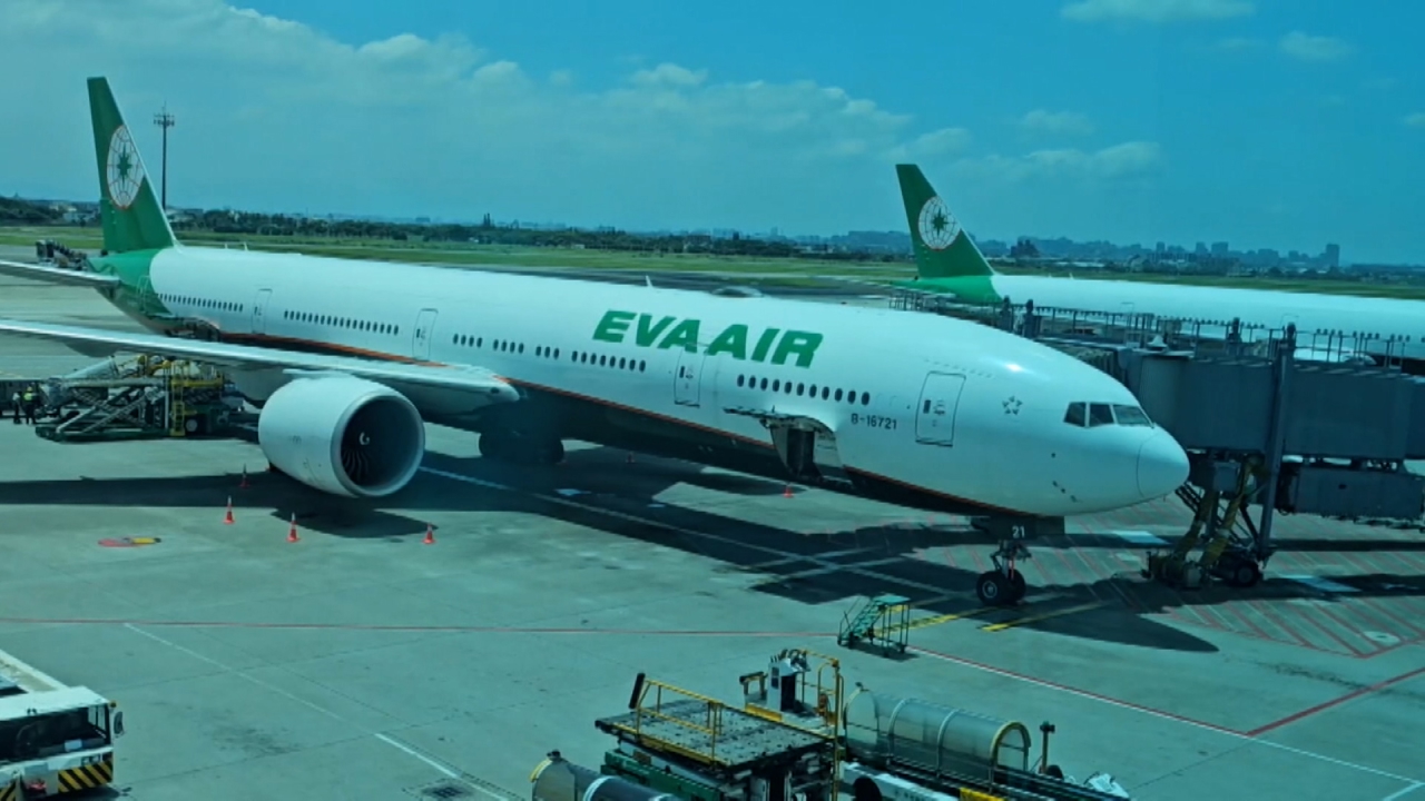 Flight Attendant Dies After Falling Ill While On Duty(02)