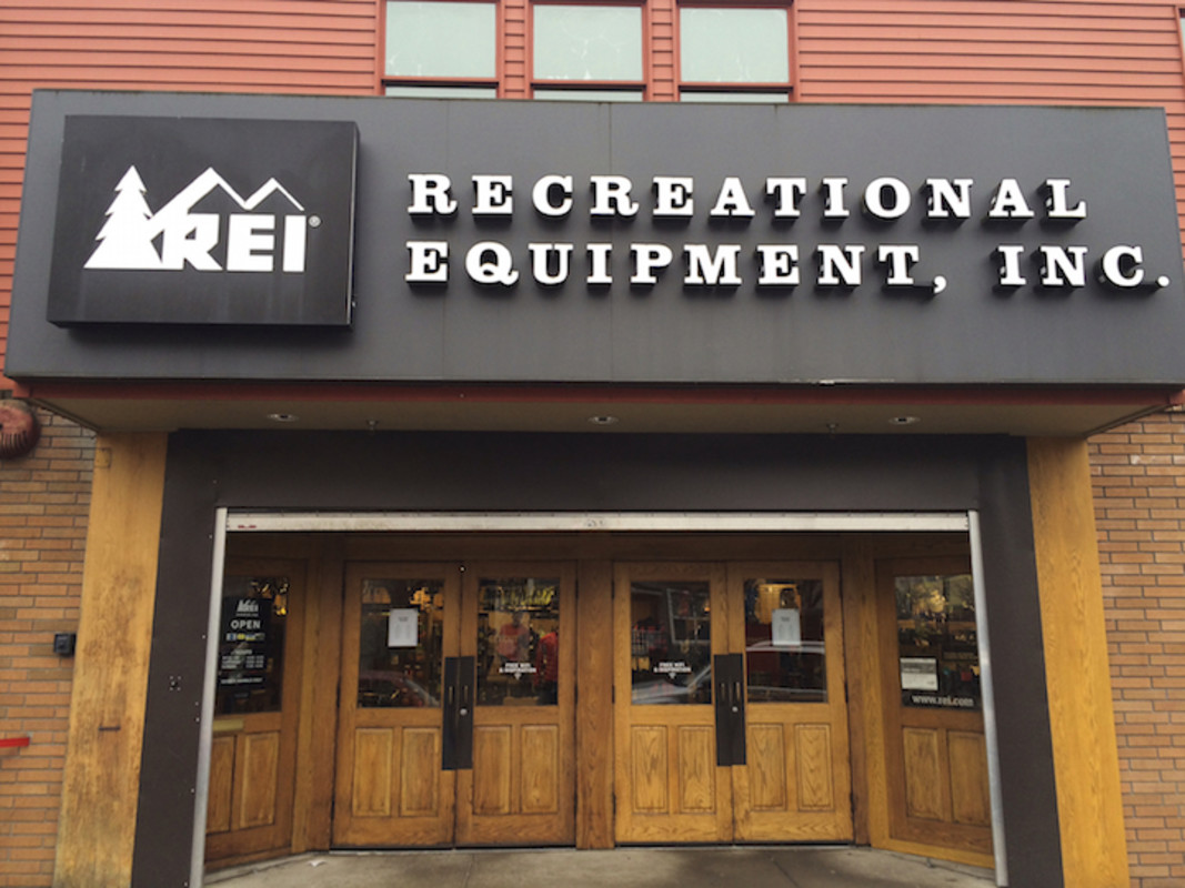 thumbnail image 2 of TRUVUE 25-Inch Extendable Magnetic Pick-Up Tool - 1.5 Lb Lift Capacity, Pocket-Sized Design For Hardware & Small Item Retrieval 2 of 14