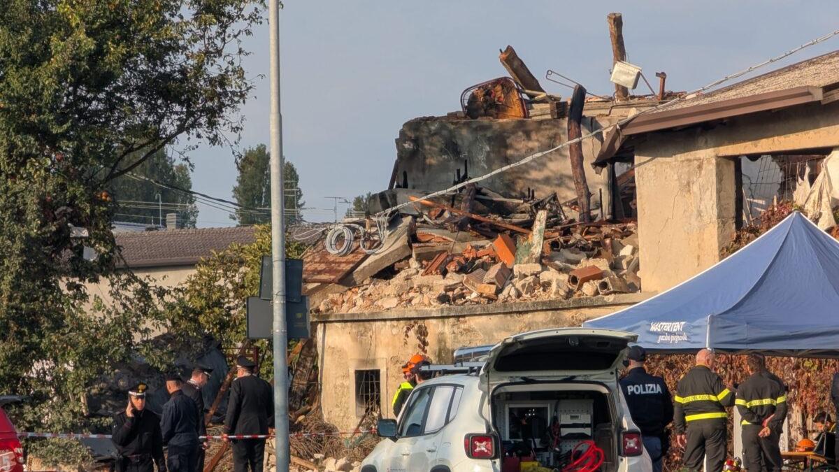 Tre carabinieri morti nell'esplosione: chi sono i fratelli Ramponi che ...