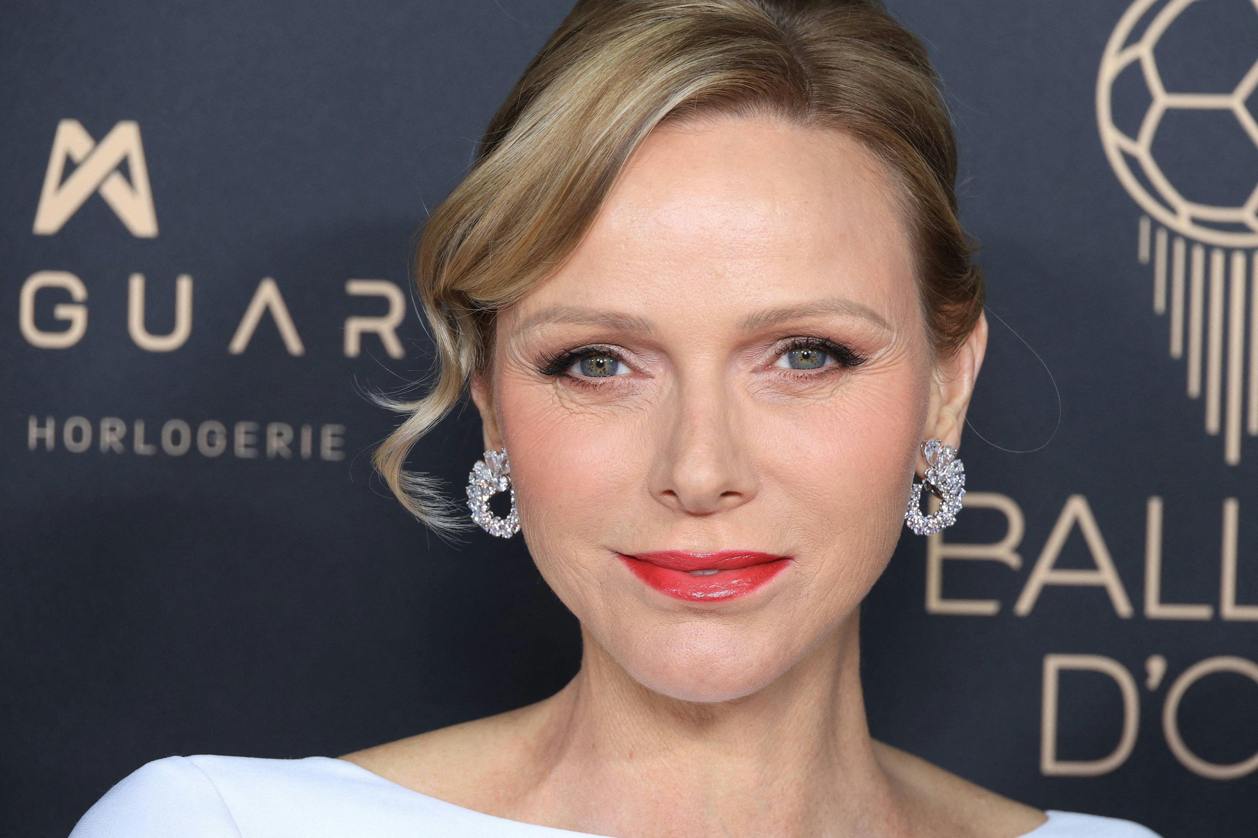 Eleganter Tribut: Charlène von Monaco ehrt britische Royals bei Treffen