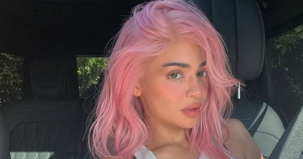 Kylie Jenner Doubles Down On King Kylie With Eye Catching Crop Top