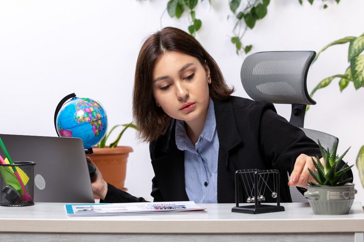 Ramalan Zodiak Libra 22 Oktober 2025: Cinta, Karier, Kesehatan, dan Keuangan