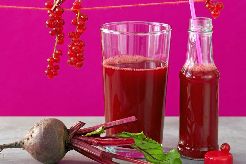 Herzinfarkt oder Schlaganfall: 4 alltägliche Getränke, die Arterienverkalkung vorbeugen und die Durchblutung verbessern