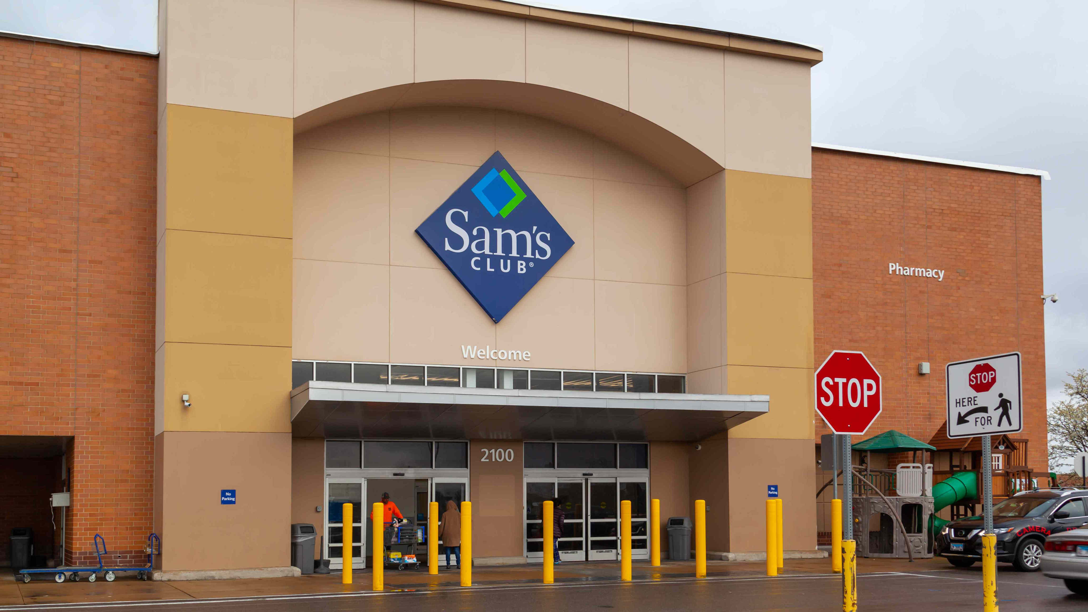 Sam's Club New Bakery Item Is A Chocolate Lover's Dream