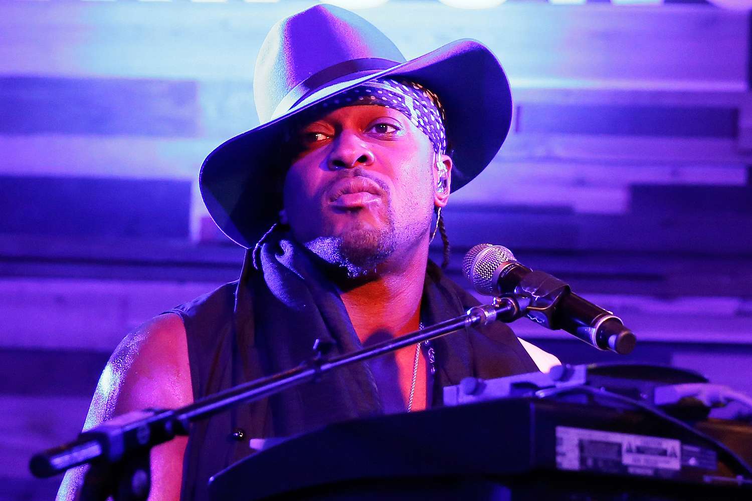 D’Angelo ‘Never Was Comfortable’ Being a Sex Symbol and Struggled over ...