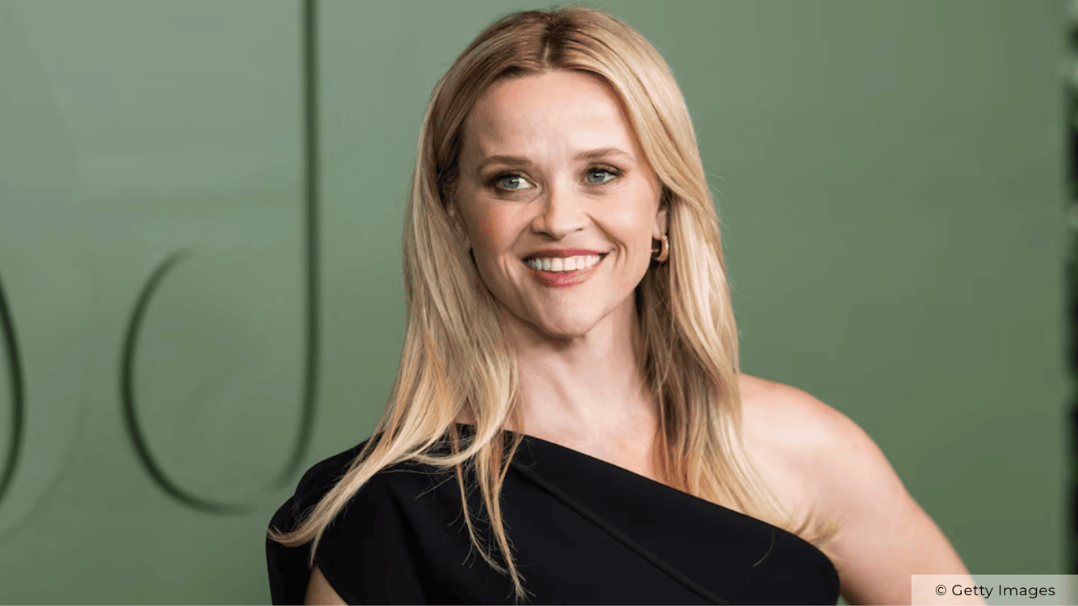 Hollywoods 10Year Secret Reese Witherspoons Daily Green Smoothie for