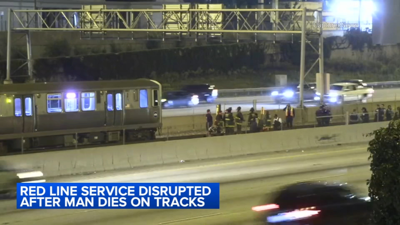 Man dies on tracks after forcing open doors on CTA Red Line train ...