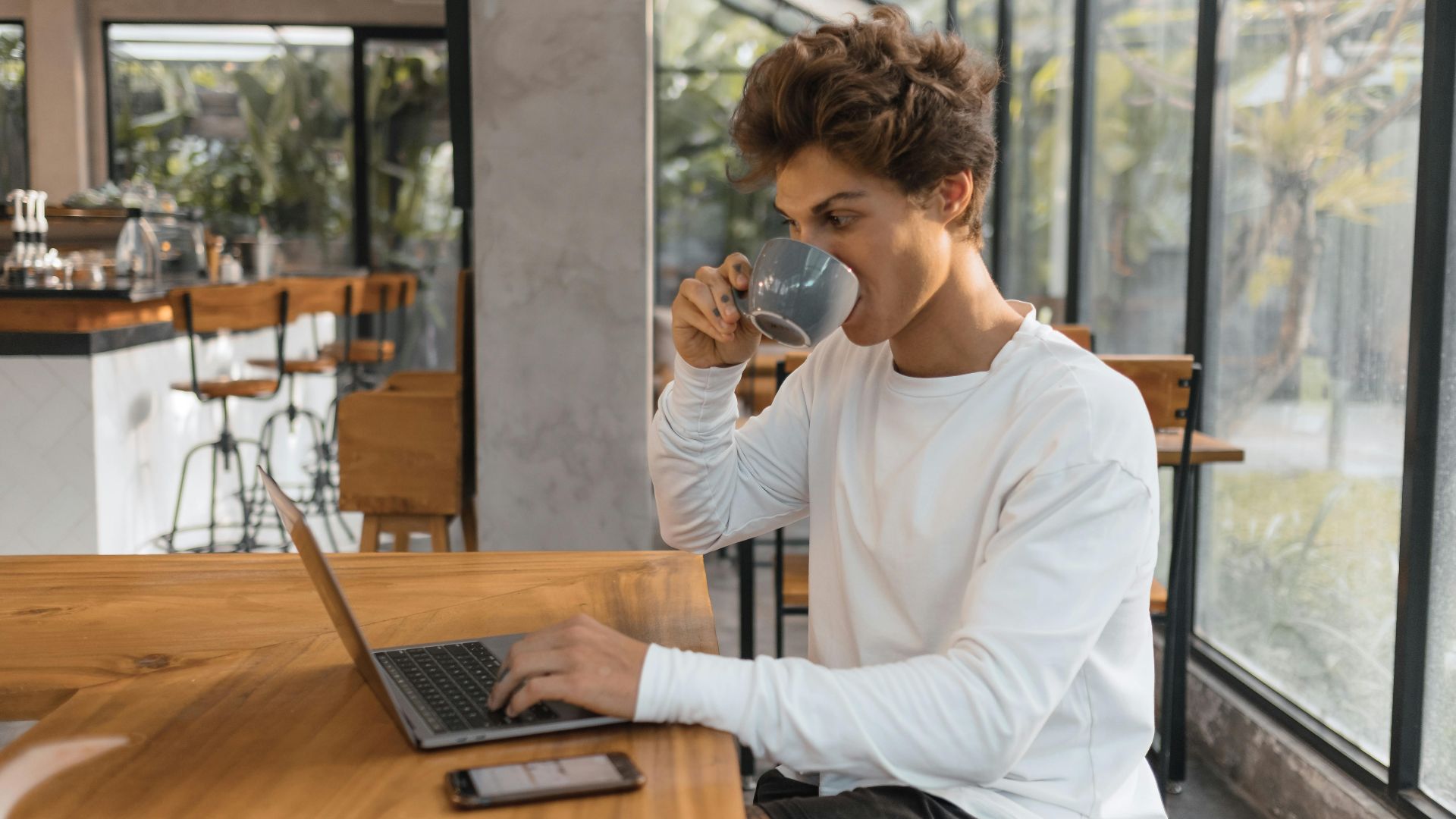 20 Helpful & Must-Know Tips for Working Remote