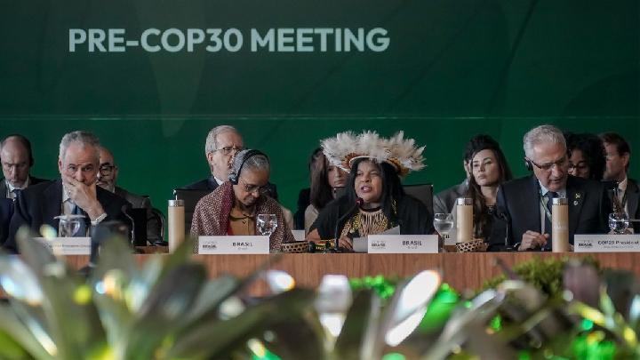 Demonstran Pecahkan Pintu Lokasi COP30, Bentrok dengan Petugas