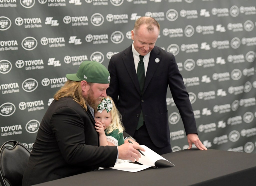 nick mangold net worth salary contract Image 2