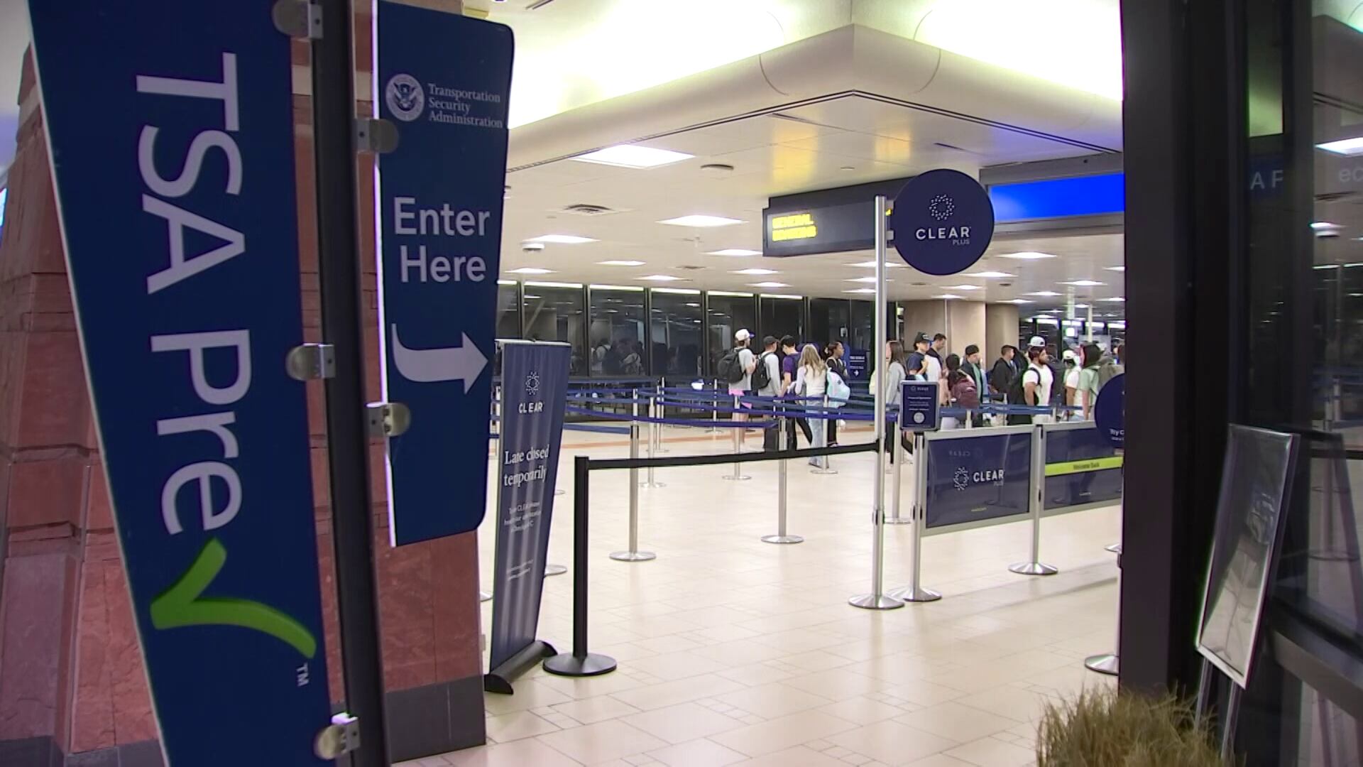 Phoenix Sky Harbor refuses to show TSA video on government shutdown