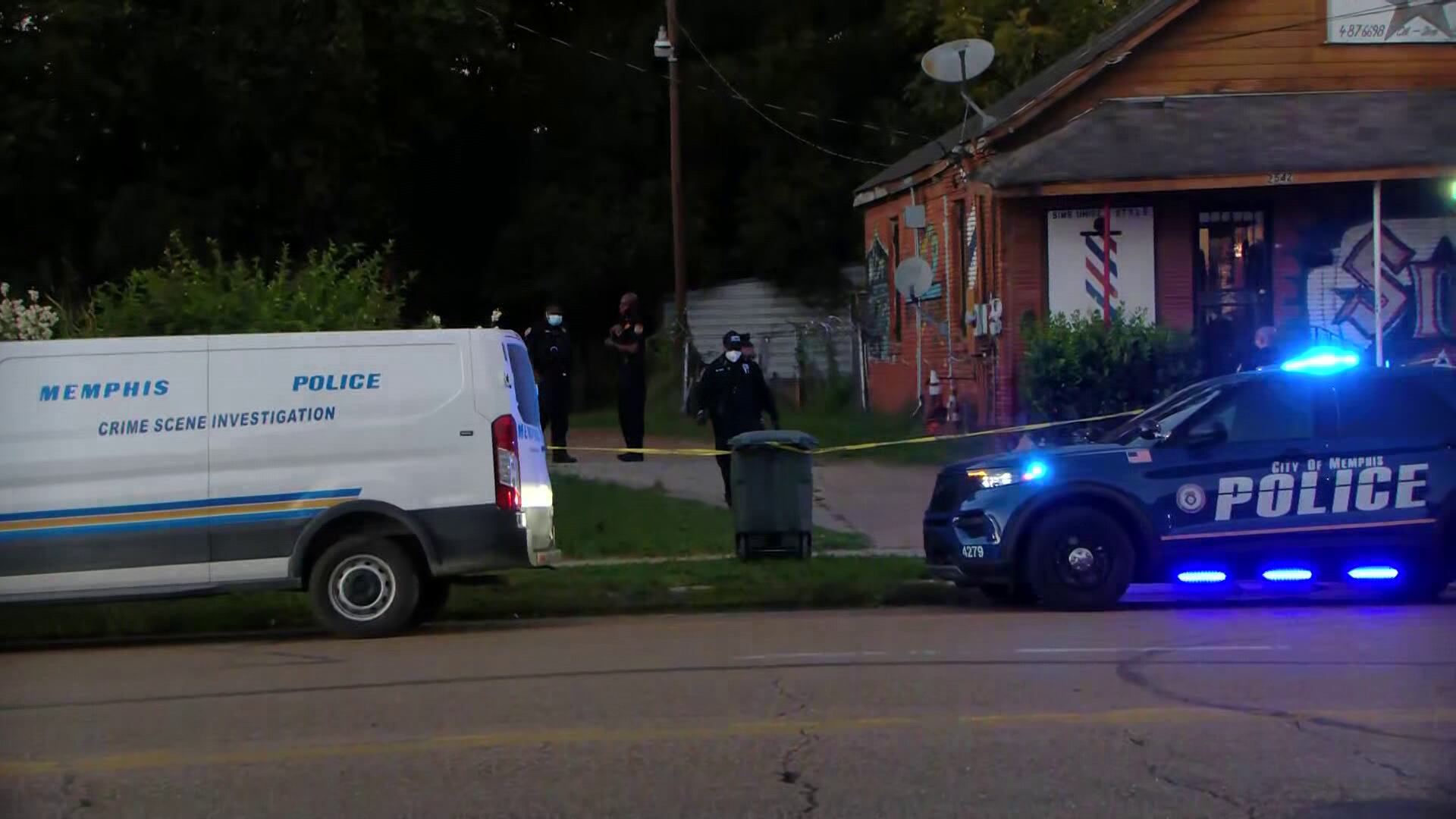 Man found dead outside Hollywood-area barber shop, per MPD